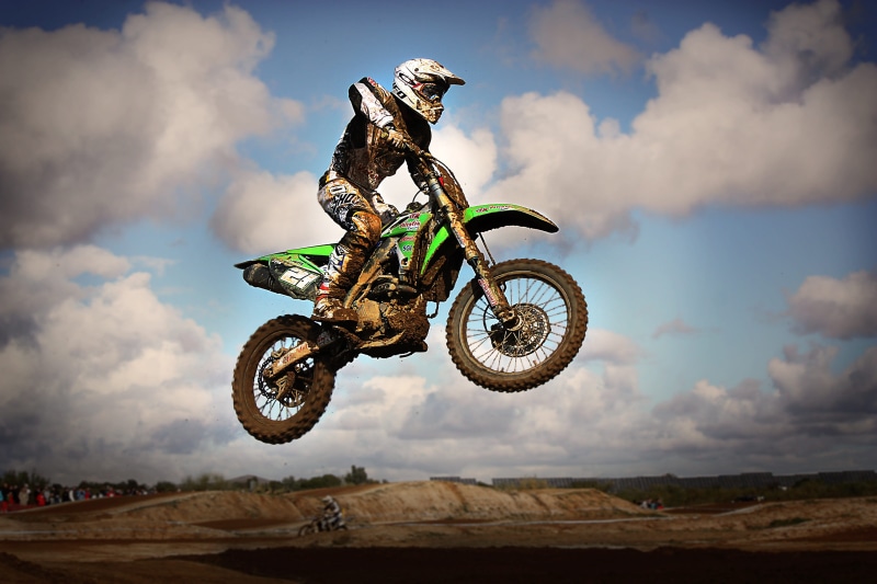 desert, crash helmet, nature, risk, competition, motorsport, riding, motorcycle, moto, brown, stunt, mud, racing, dirt, vehicle, jump, trail, motocross