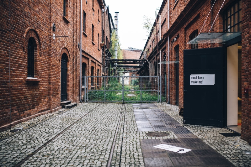 footpath, abandoned, 5K, sign, path, bucket, brick, street, building, entrance, architecture, built Structure, gallery, old, pavement, window, building Exterior