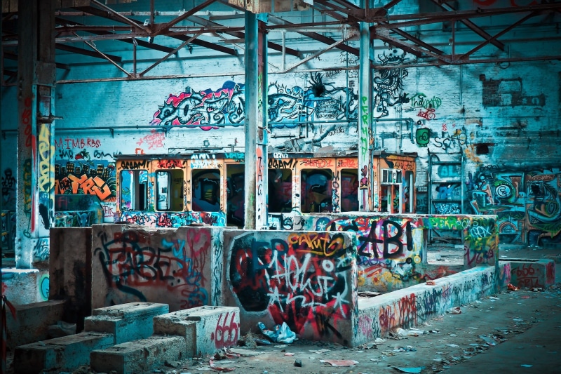 western script, texture, street art, building, day, lost, no people, multi colored, wall, deterioration, grunge, paint, built structure, construction, architecture