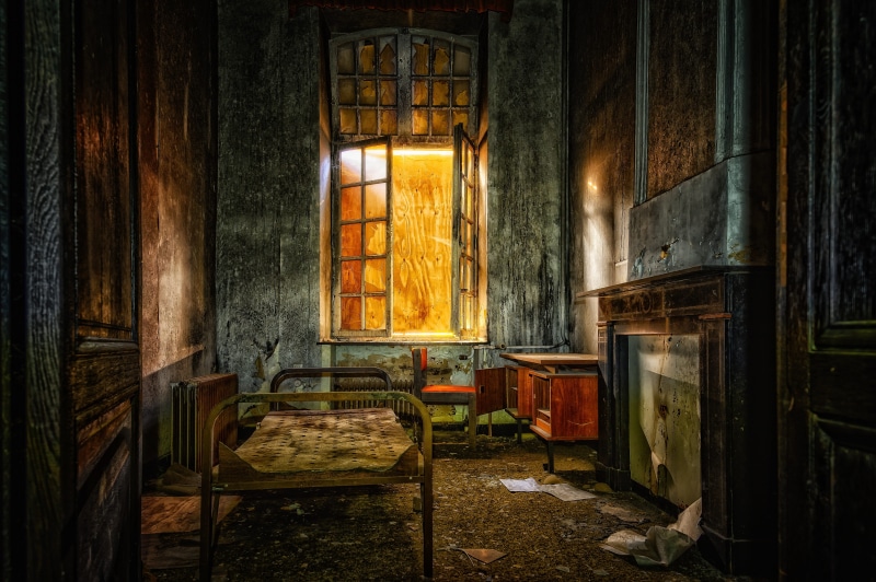 bed, shabby, architecture, building, house, mystical, dilapidated, obsolete, deterioration, abandoned, old, empty, history, gloomy, 5K, room, damaged
