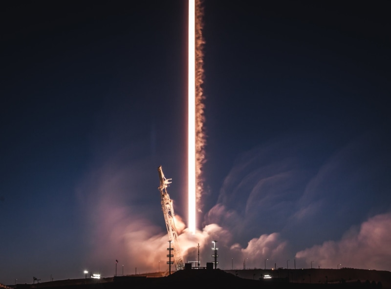 environment, cloud - sky, Technology, sky, smoke - physical structure, copy space, nature, built structure, industrial district, architecture, SpaceX, low angle view