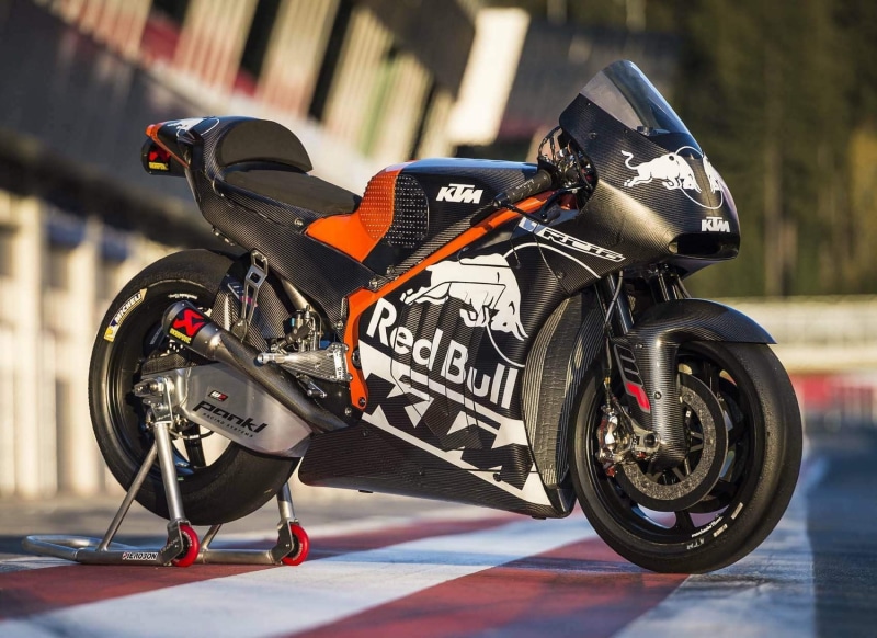 sports race, transportation, day, focus on foreground, Moto GP, sports track, helmet, 720P, motor racing track, competitive sport, red, track and field