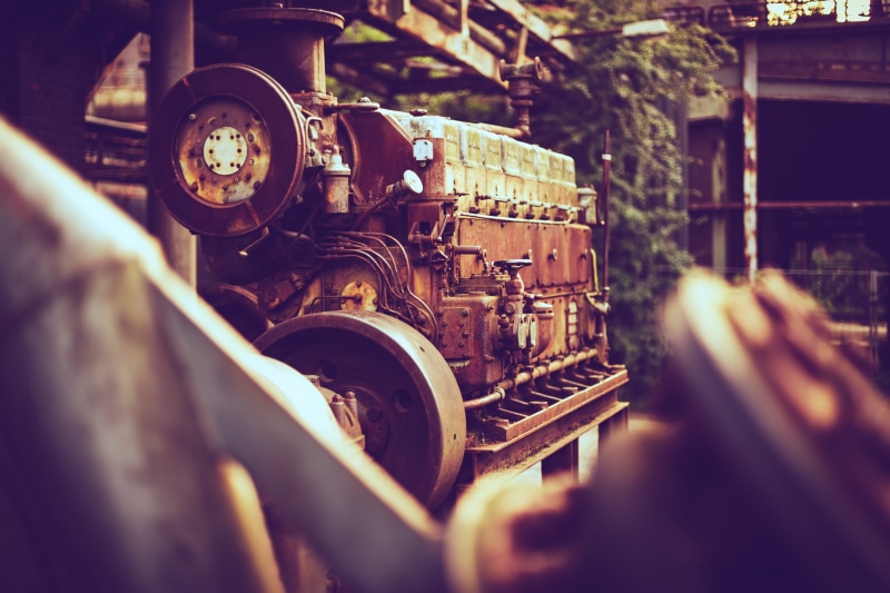 selective focus, photography themes, engineering, transportation, industry, antique, diesel, equipment, indoors, mode of transportation, photographer, machinery