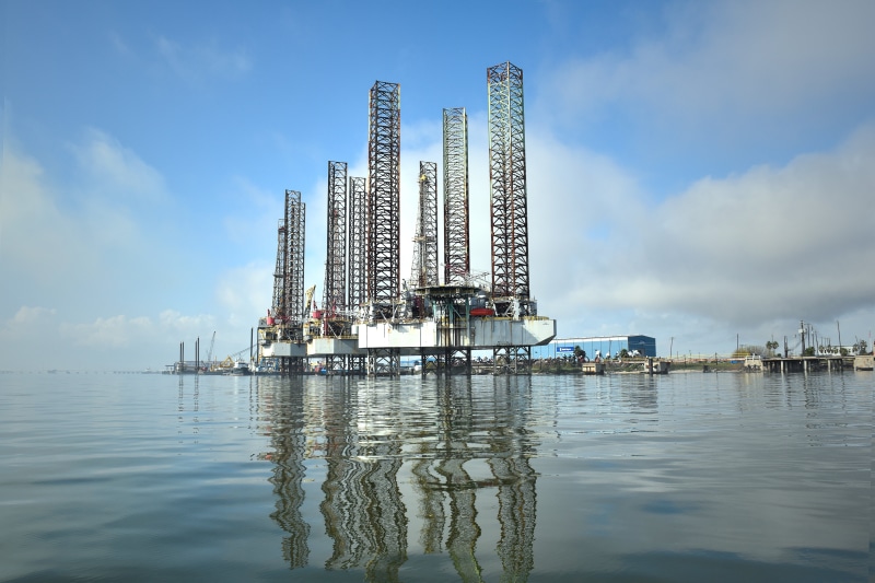 water, industrial, cloud - sky, industry, crane - construction machinery, waterfront, refinery, architecture, tower, 5K, built structure, machinery, fuel and power generation
