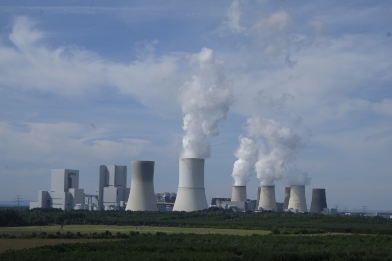 ecosystem, 5K, cooling tower, environment, smoke stack, air pollution, saxony, clouds, fuel and power generation, no people, power plant, emitting, fumes
