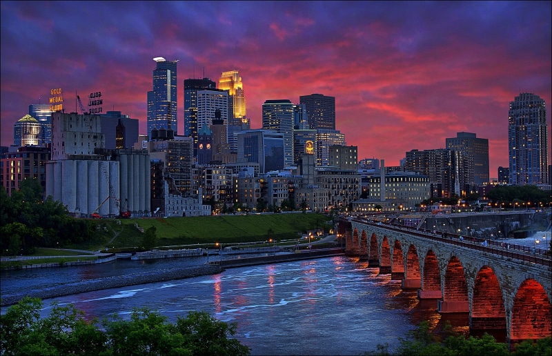 no people, night, architecture, sky, water, 720P, river, outdoors, city, landscape, skyscraper, nature, residential district, modern, built structure