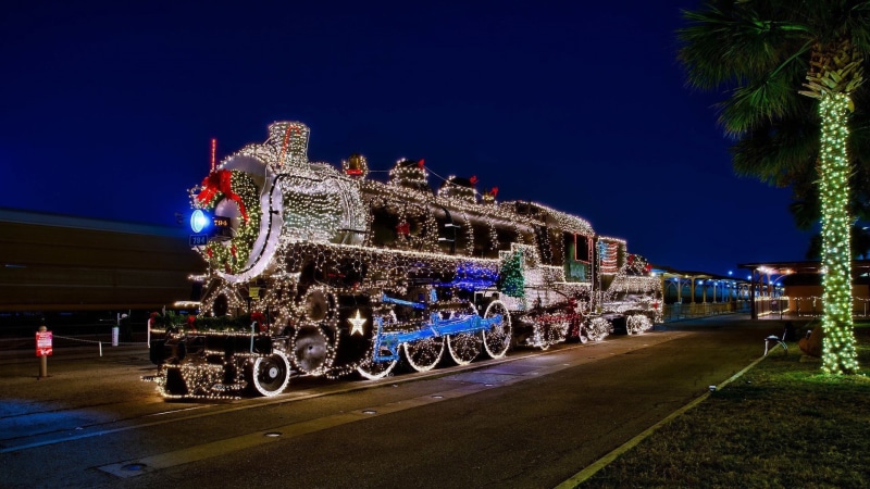 building exterior, night, architecture, celebration, christmas tree, 1080P, city, nature, steam locomotive, transportation, land vehicle, string, tree
