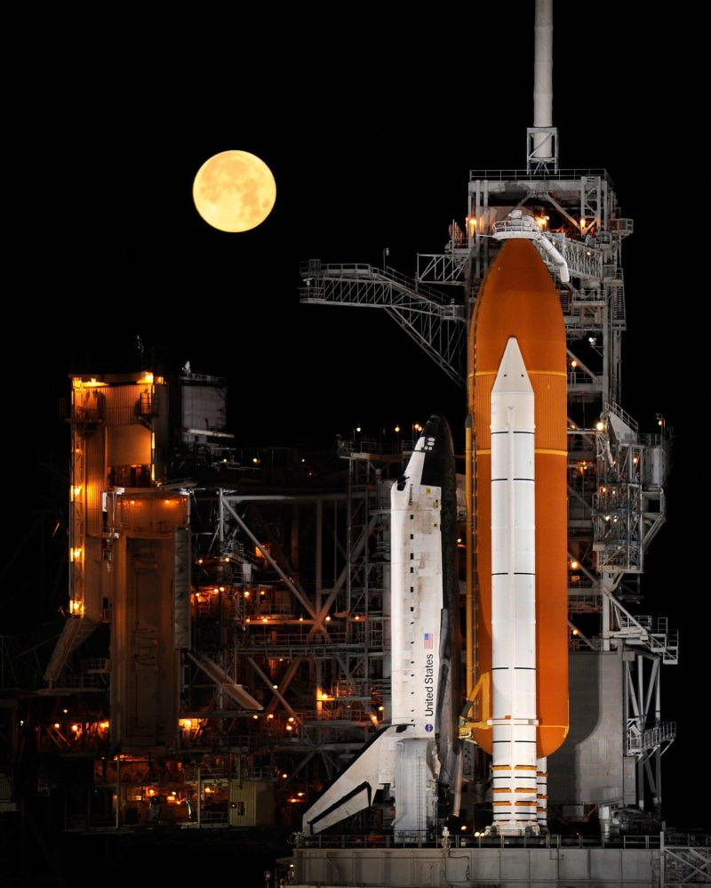 pad, boosters, built structure, illuminated, pre-flight, industry, ship, 1080P, cityscape, outdoors, moon, lunar, city, spacecraft, space, building, planetary moon