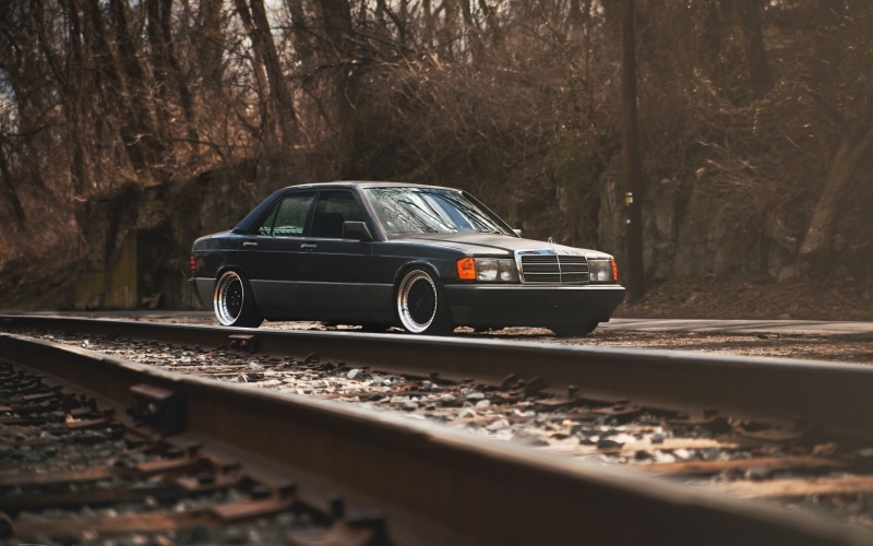 selective focus, car, travel, forest, rail transportation, plant, 1080P, transportation, railroad track, day, 190e, outdoors, Cars, gravel, surface level