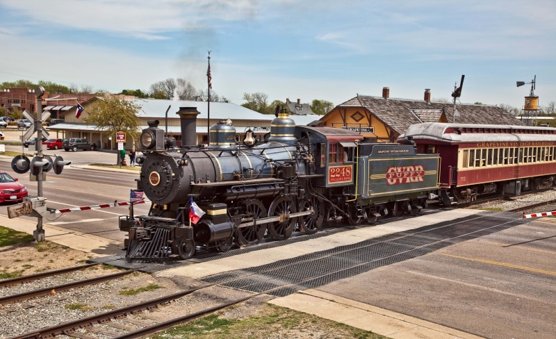 sky, mode of transportation, public transportation, car, train, no people, steam locomotive, 4K, architecture, sunlight, land vehicle, track, building exterior