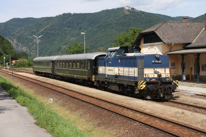 aggsbach, built structure, railroad track, wachau, platform, rail traffic, 4K, lower austria, train - vehicle, land vehicle, railroad car, track, Railway