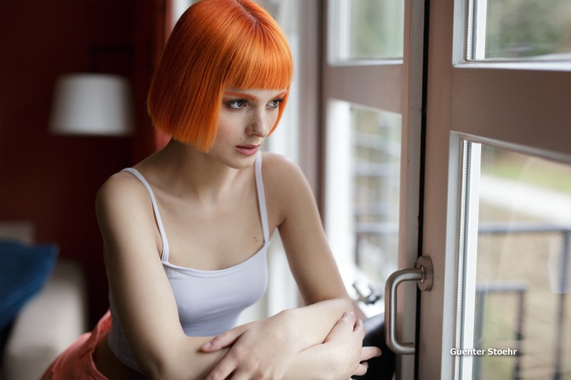 sitting, Catarina, shorts, beautiful, window, bokeh, portrait, pose, model, makeup, 1080P, hairstyle, Guenter Stoehr, Mike, redhead, girl, chair