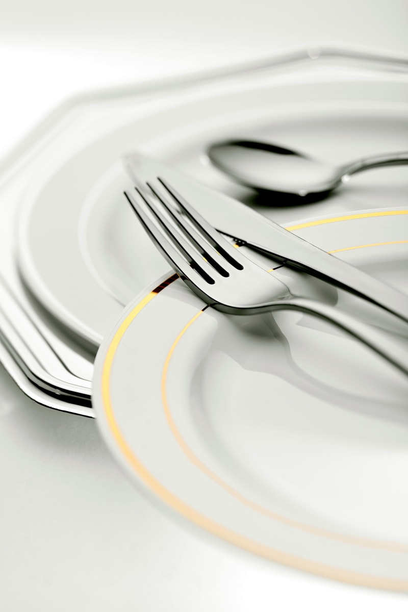 plate, empty, porcelain, steel, spoon, eating utensil, high angle view, blur, knife, cutlery, focus, table, white color, no people, white background, kitchenware