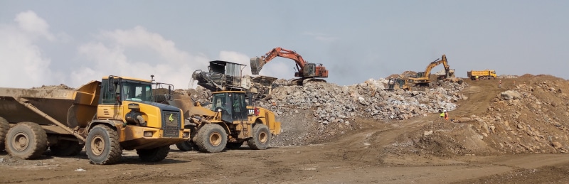 industry, building - Activity, bulldozer, machinery, construction Machinery, motor vehicle, quarry, road, mining, construction Industry, digging, land Vehicle