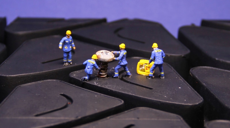 toy, work, screw, conflict, mechanics, thw, funny, h0, fighting, outdoors, miniature, nature, work clothes, 5K, protective clothing, mite, mature, creativity