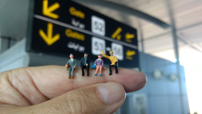 model construction figure, day, creative, holding, figurine, indoors, finger, close-up, human representation, body part, modelleisenbahn figure, men, art
