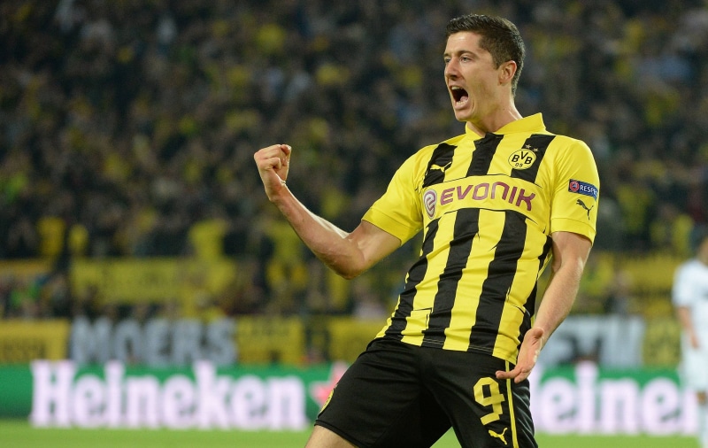 Goal, day, yellow, lifestyles, text, striped, Borussia Dortmund, western script, BVB-Stadion, three quarter length, competition, clothing, s, black, mouth open