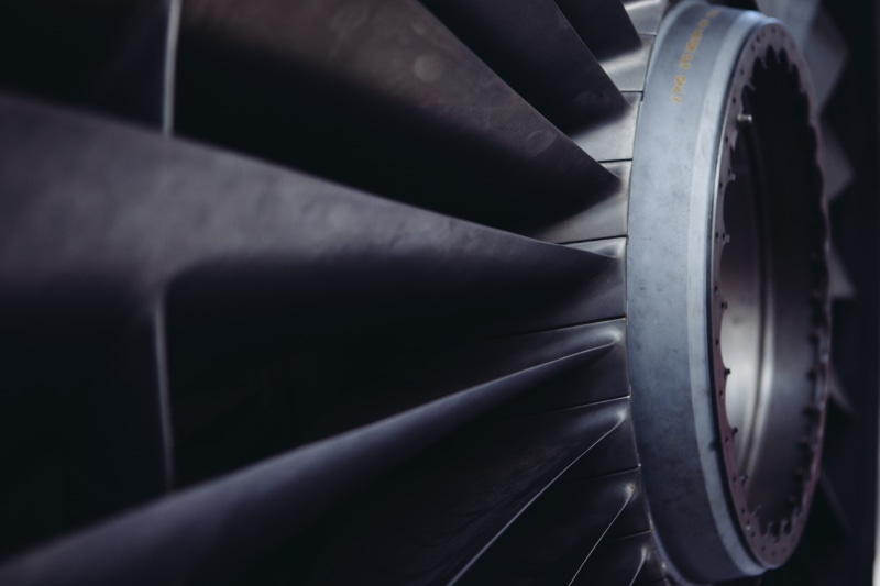 indoors, alloy, fan, airplane, single object, 5K, silver colored, close-up, mode of transportation, metal, propeller, transportation, spoke, cooling, wheel