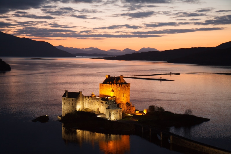 4K, Isle of Skye, Eilean Donan Castle, castle, mountain, photo, lake, United Kingdom, sunset, near, lighted, eilean, night, water, Scotland, reflection