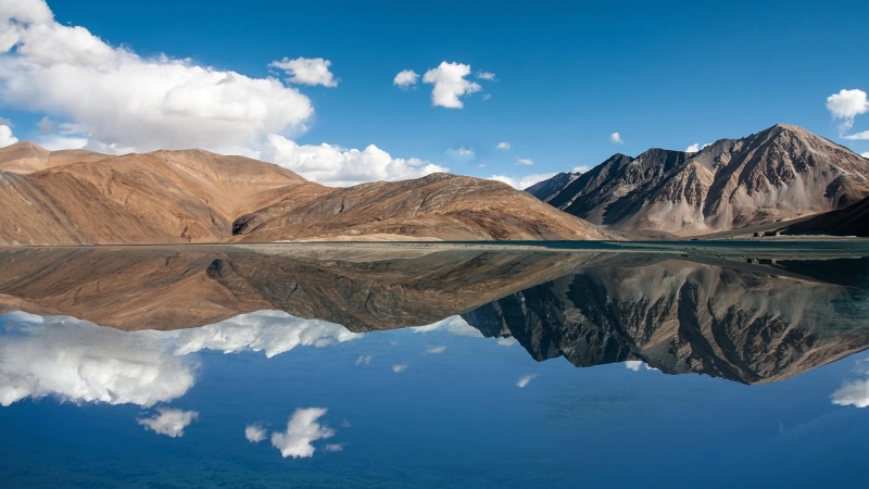 pangong tso, reflection, 4K, lake, chang la, jammu kashmir, sky, cloud, highland, pangong, loch, mountain, mount scenery, water, pangong lake, himalayas