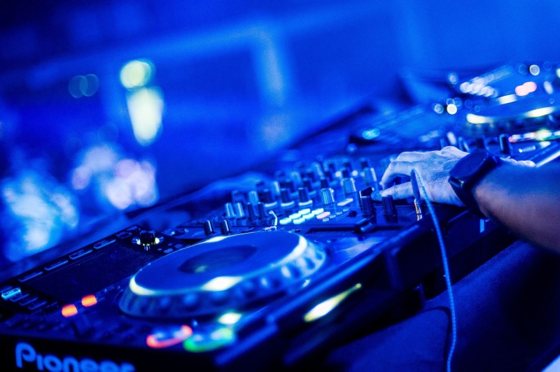 human body part, night, nightlife, indoors, event, enjoyment, audio equipment, turntable, music, musical instrument, nightclub, arts culture and entertainment