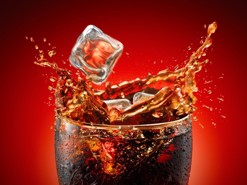 close-up, splashing, alcohol, cola, red, beverages, splashes, ice cube, food and drink, indoors, studio shot, household equipment, glass, water drops, frozen