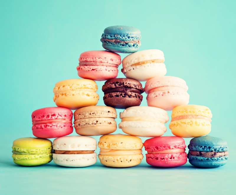 indoors, france, macaron, sweet, close-up, french food, food, cake, snack, order, sweet Food, baking, blue background, macaroons, candy, 5K, pile, freshness