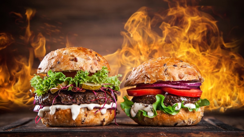 4K, fire, ground beef, food and drink, food, sandwich, bun, finger food, fast food, beef, junk food, flame, appetizer, fire - natural phenomenon, vegetable