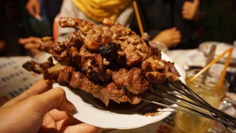 jogjakarta cuisine, close-up, incidental people, klatak satay, barbecue, delicious, 4K, grilled, hand, Cuisine, indoors, Satay, one person, grilled meat