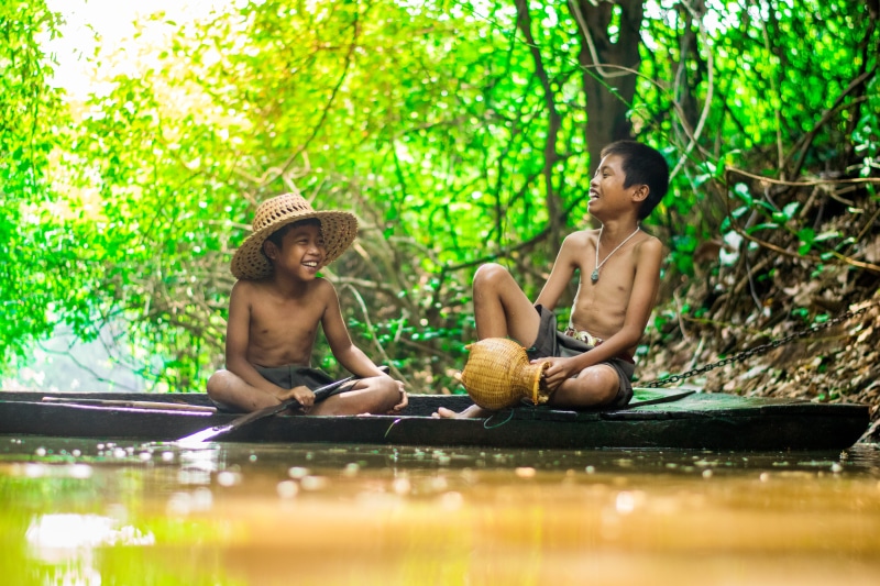 rive, men, holiday, childhood, clothing, children, water play, forest, tree, De, trip, enjoy, vacations, Outdoor, canoe, sitting, playful, friend, vietnamese