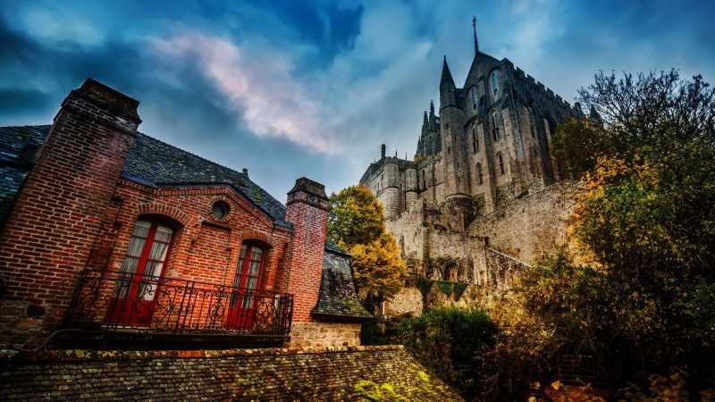 sky, building, Abbey, no people, the past, cloud - sky, nature, Mont Saint-Michel, place of worship, 1080P, tree, day, belief, low angle view, old, religion
