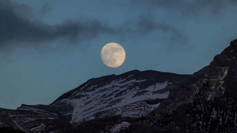 majestic, moonrise, space, mountain range, snow, alberta, cloud - sky, mountain peak, sky, non-urban scene, canada, mountain, formation, beauty in nature