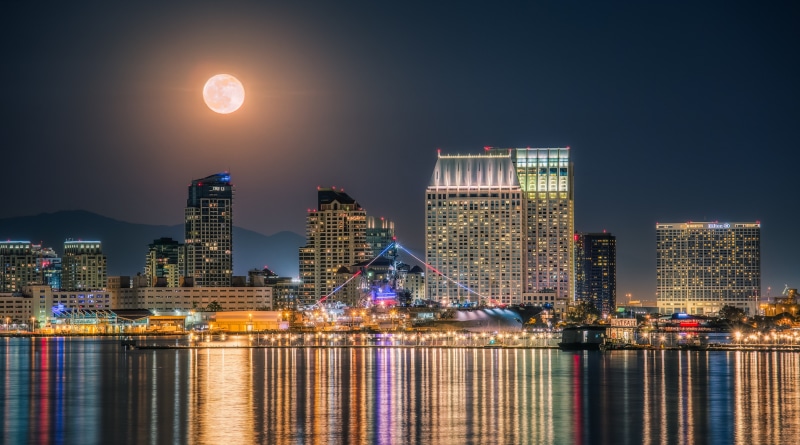 office building exterior, Moon, sandiego, Hyatt, 5K, canon5d, building, concrete, Reflection, rising, gray, Downtown, full, travel destinations, buildings