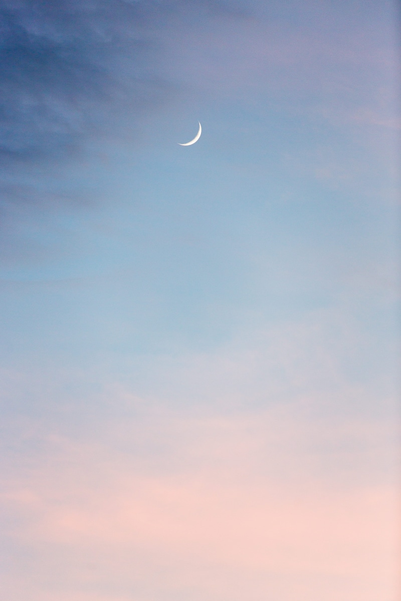 clouds, pink, eclipse, soft, sky, beauty in nature, half moon, outdoors, dusk, evening, space, moonrise, crescent, astronomy, charleston, idyllic, cloud - sky