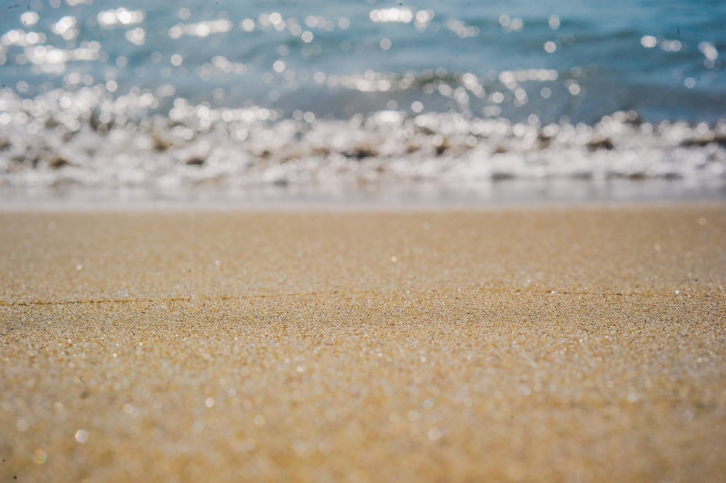 depth of field, sea, sport, 4K, close-up, motion, beach, close, day, sand, shore, ocean, beauty in nature, wave, seaside, tranquil scene, backgrounds