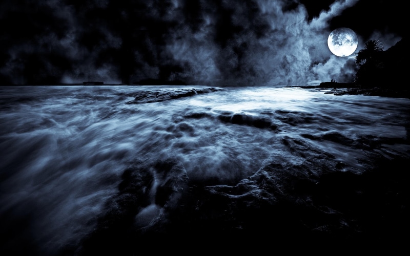 full, water, body, 2K, gothic, lonely, 3d and abstract, night, fantasy, moon, eerie, white, clouds
