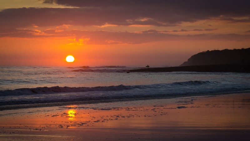 sunlight, land, no people, beach, clouds, cloud - sky, wave, body, 1080P, water, motion, outdoors, tranquil scene, sunset, horizon over water, low tide