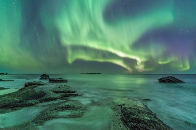 stars, sea  water, nature, nighttime, coastline, waves, aurora, water, aurora borealis, wave, borealis, Norway, blue, Lofoten, Arctic Coast, beach, night