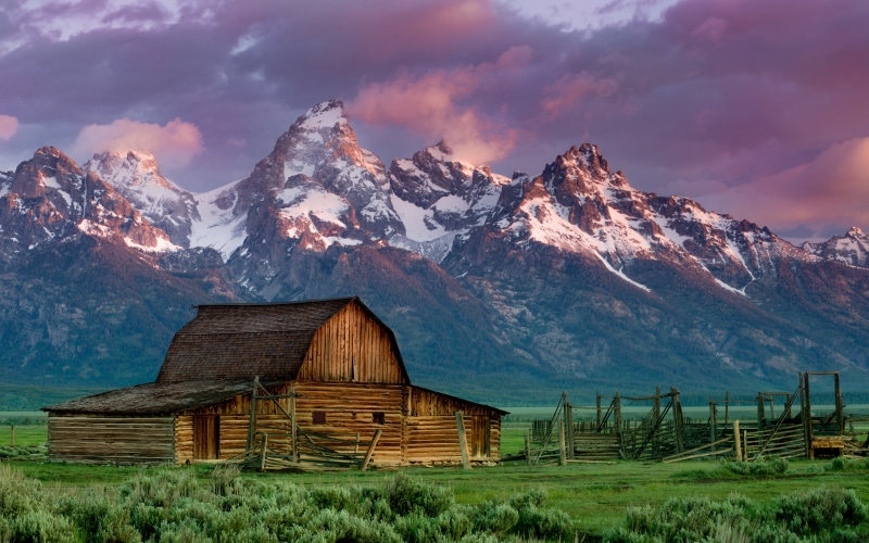 barn, Rocky Mountains, mountains, clouds, Rocky Mountain National Park, landscape, snowy peak, 5K