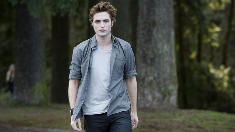 nature, Robert Pattinson, hairstyle, The Twilight Saga: New Moon, independence, woodland, land, three quarter length, forest, outdoors, serious, tree, Edward Cullen