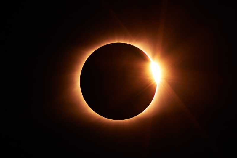natural phenomenon, solar, sky, nature, sunlight, dark, astronomy, amazing, geometric shape, outdoors, majestic, circle, solar eclipse, 2K, photo, space