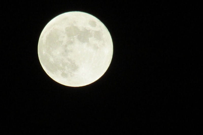 copy space, space, cosmos, astronomy, moons, no people, 4K, tranquility, sky, full, shape, scenics - nature, glow, moonlight, planet, moon surface, space and astronomy