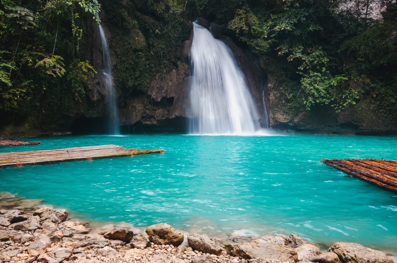 splashing, motion, flowing, beauty in nature, kawasan falls, water, falling water, turquoise colored, philippines, plant, nature, long exposure, rock - object