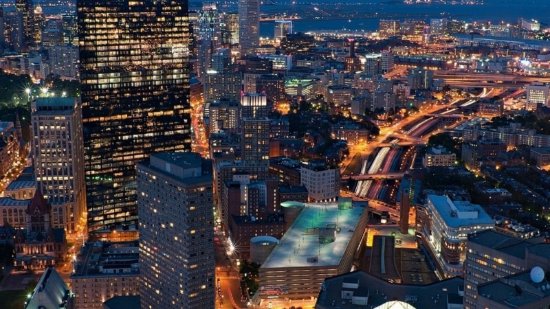 illuminated, building exterior, modern, crowd, massachusetts, tower, built structure, 1080P, tall - high, city life, usa, street, metropolitan area, architecture