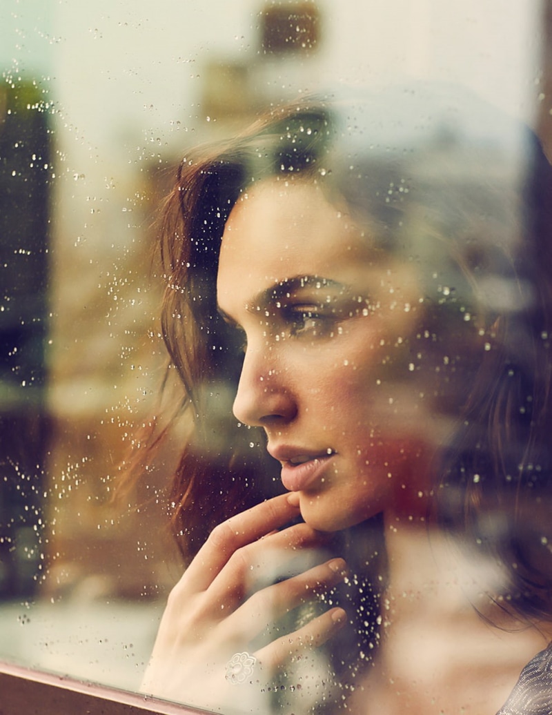 outdoors, Gal Gadot, beautiful people, portrait, adult, positive emotion, human body part, teenager, contemplation, looking through window, females, 720P
