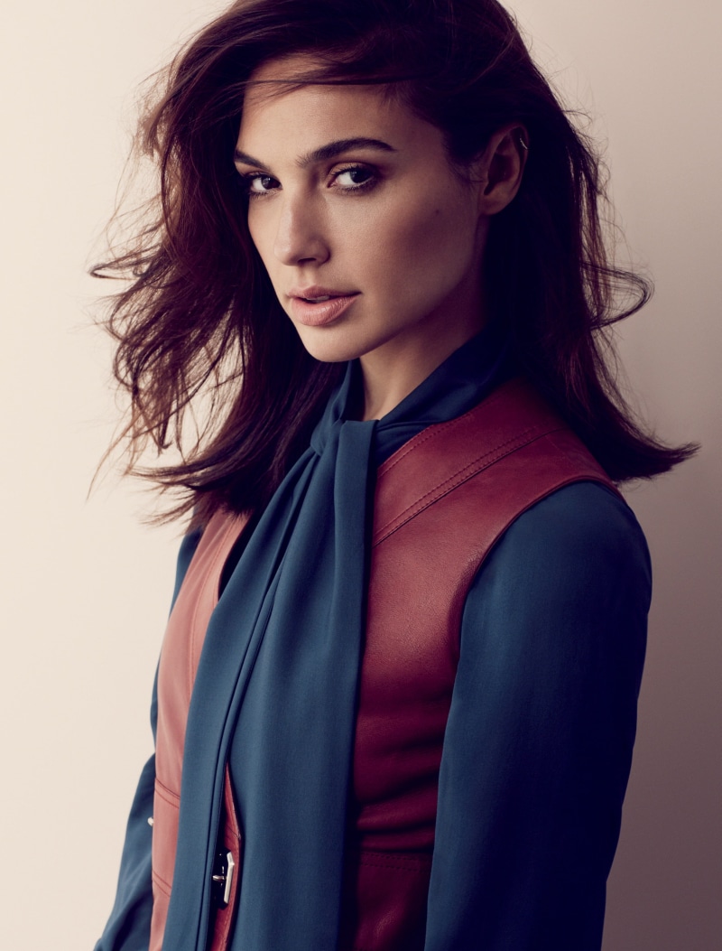 women, fashion model, beauty, hair, young adult, one person, hairstyle, 2K, looking at camera, actress, beautiful woman, modern, long hair, fashion, indoors