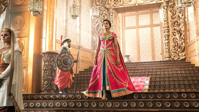 Actress, British, Naomi Scott, Pink Dress, Guard, Aladdin (2019), Stairs, Movie, Shield, 4K