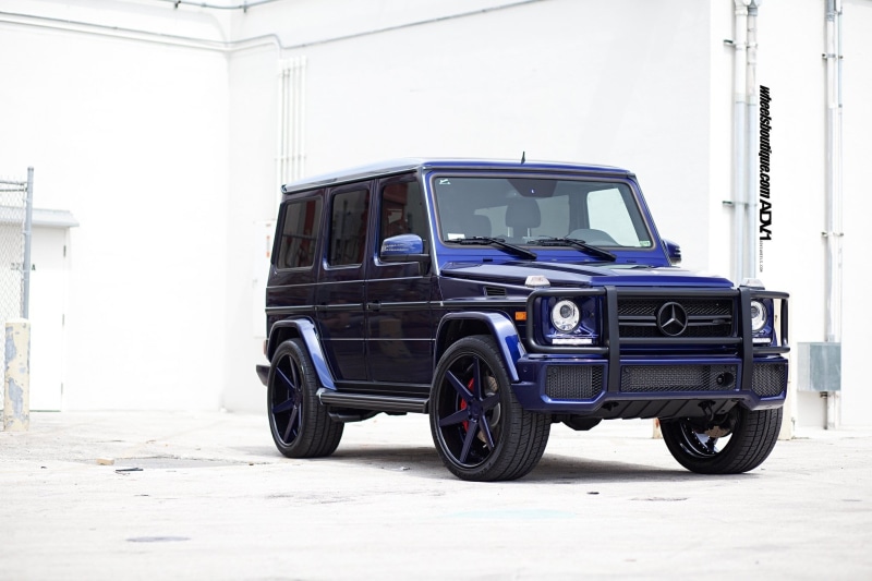 city, 1080P, land vehicle, Mercedes Benz, mode of transportation, no people, motor vehicle, wheel, architecture, building exterior, wrangler, open, jeep