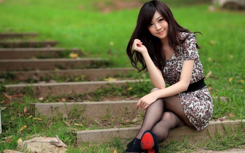 hair, stairs, grass, young women, full length, one person, casual clothing, beautiful woman, focus on foreground, long hair, young adult, 1080P, women outdoors