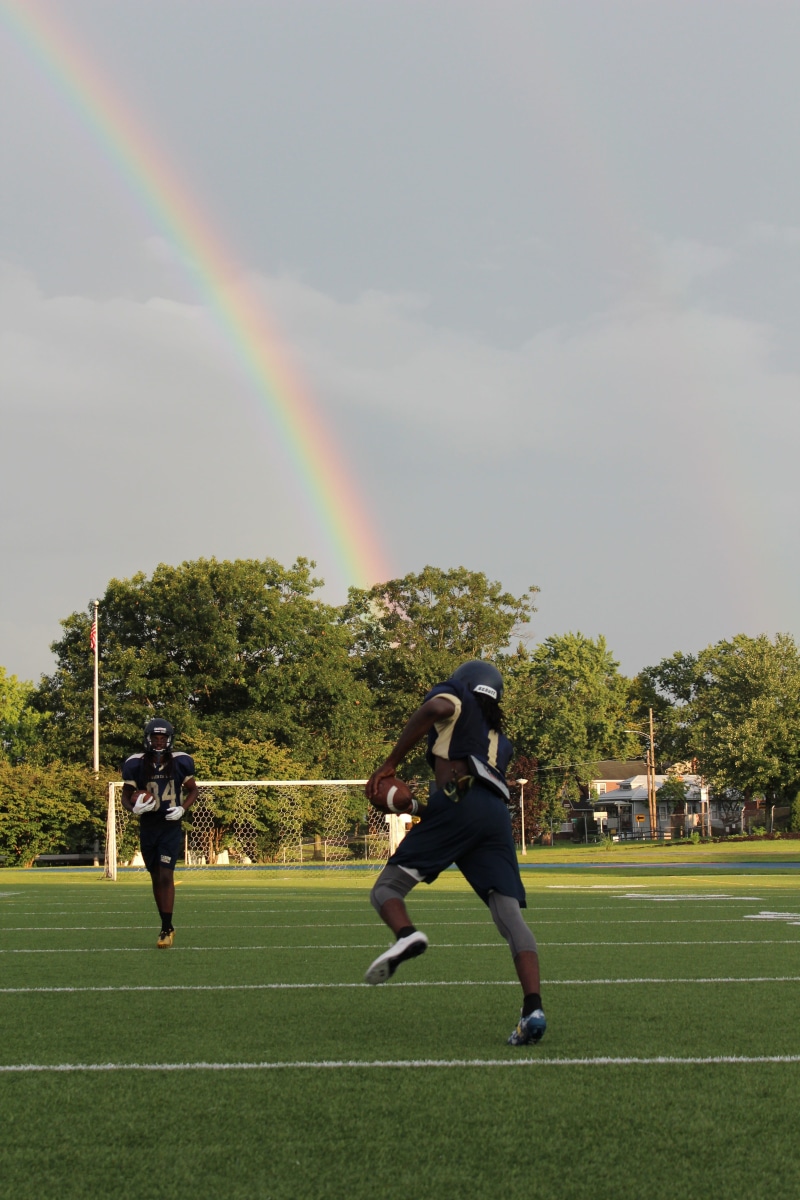 quarterback, sport, sports, athletes, 5K, adult, play, people, uniform, action, playing, stadium, game, outdoors, recreation, full length, wear, plant